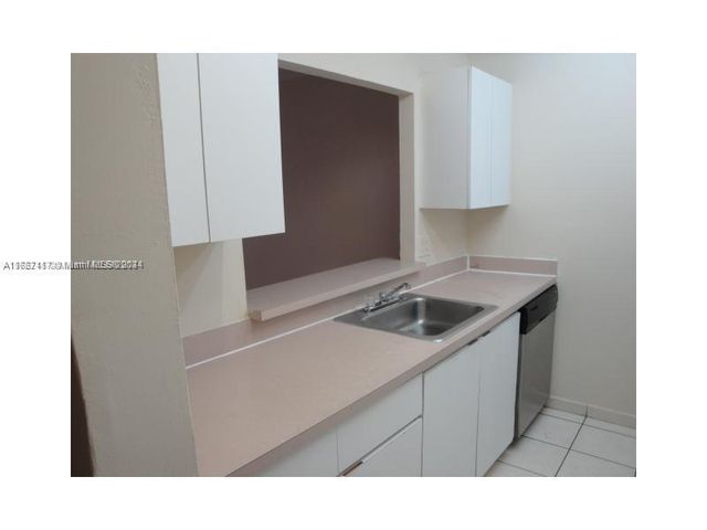 18101 NW 68th Ave D210, Hialeah, FL 33015