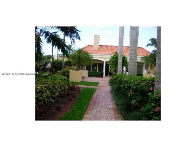 18101 NW 68th Ave D210, Hialeah, FL 33015