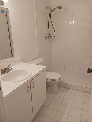 18101 NW 68th Ave D210, Hialeah, FL 33015
