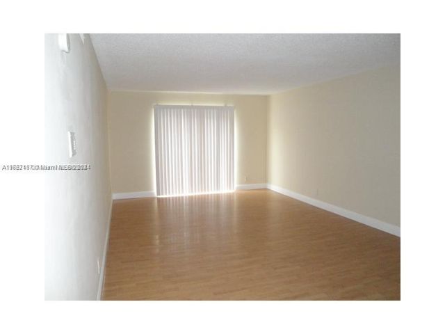 18101 NW 68th Ave D210, Hialeah, FL 33015
