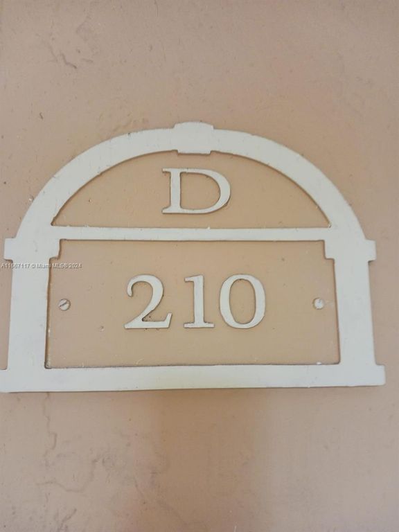 18101 NW 68th Ave D210, Hialeah, FL 33015