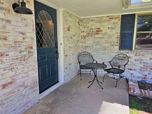 1336 N Greenway Drive, Oklahoma City, OK 73127
