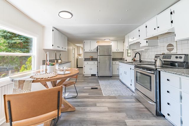 12 Pearl Court, Merrimack, NH 03054