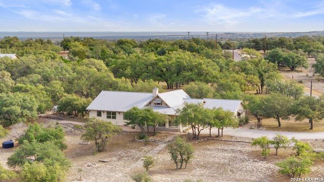 232 Crooked Oak, Round Mountain, TX 78663