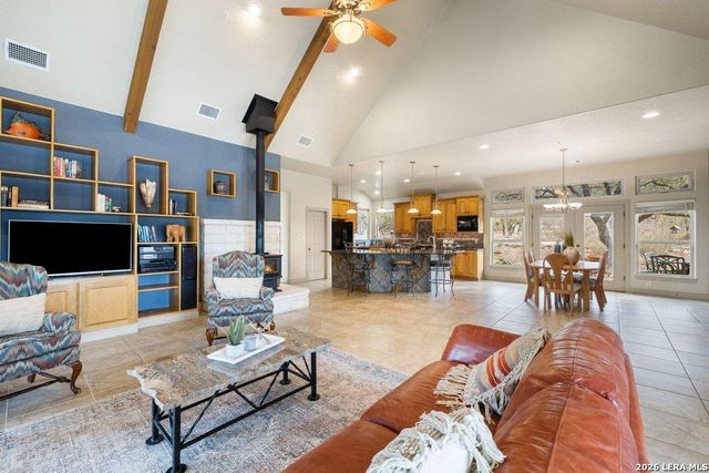 232 Crooked Oak, Round Mountain, TX 78663