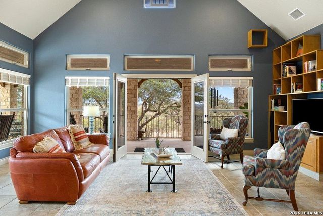 232 Crooked Oak, Round Mountain, TX 78663