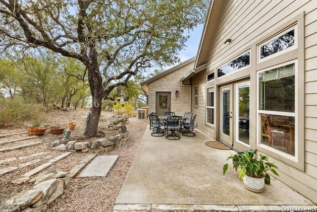 232 Crooked Oak, Round Mountain, TX 78663