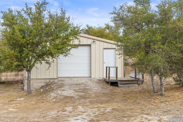 232 Crooked Oak, Round Mountain, TX 78663