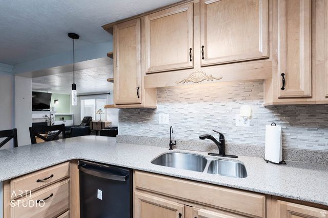 915 HISLOP DR, Ogden, UT 84404