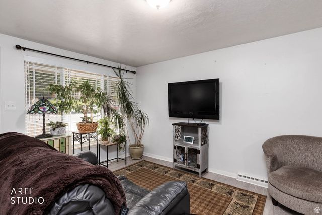 915 HISLOP DR, Ogden, UT 84404