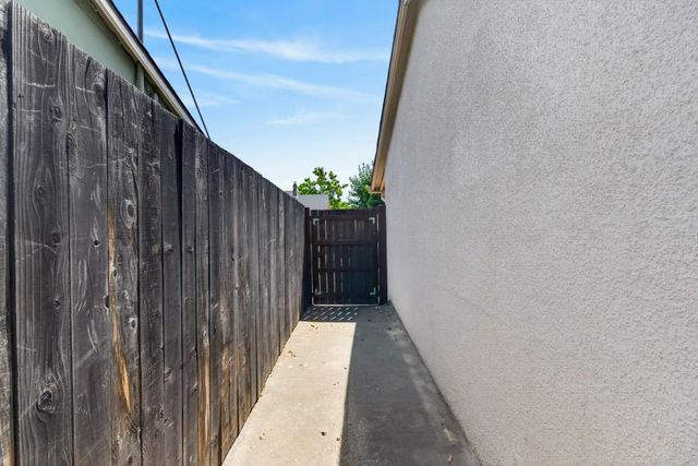 1401 Wyant Way, Sacramento, CA 95864