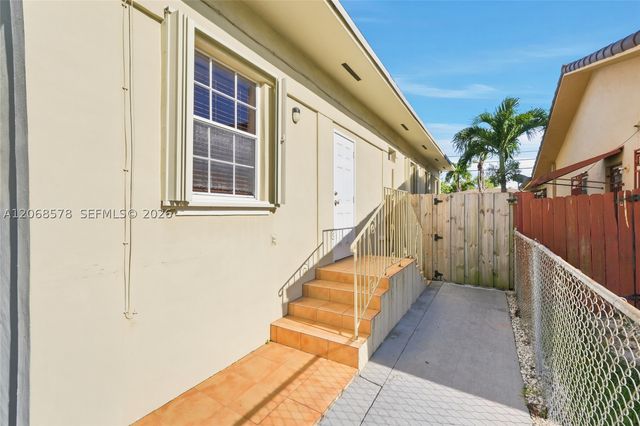 6710 SW 29th St, Miami, FL 33155