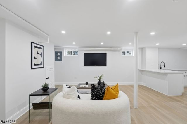 56 Diven St, Springfield Twp., NJ 07081