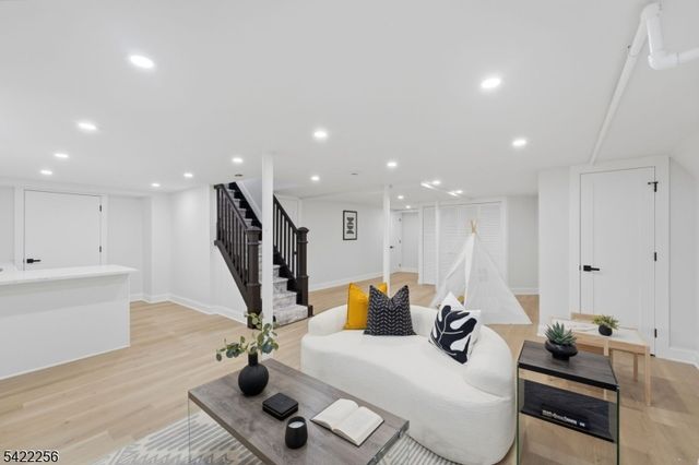 56 Diven St, Springfield Twp., NJ 07081