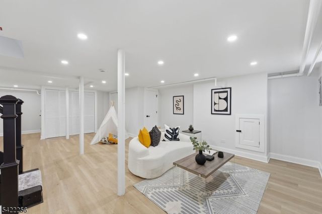 56 Diven St, Springfield Twp., NJ 07081