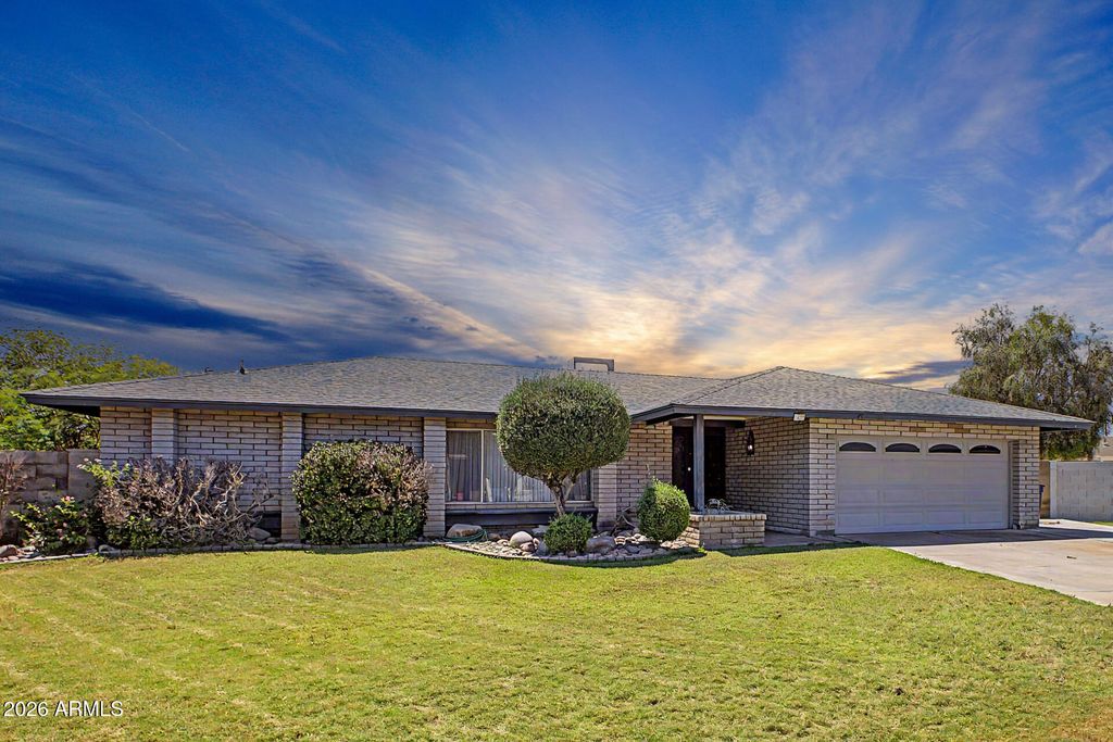 Image 2 of property listing at 3429 S LOLA Lane, Tempe, AZ 85282
