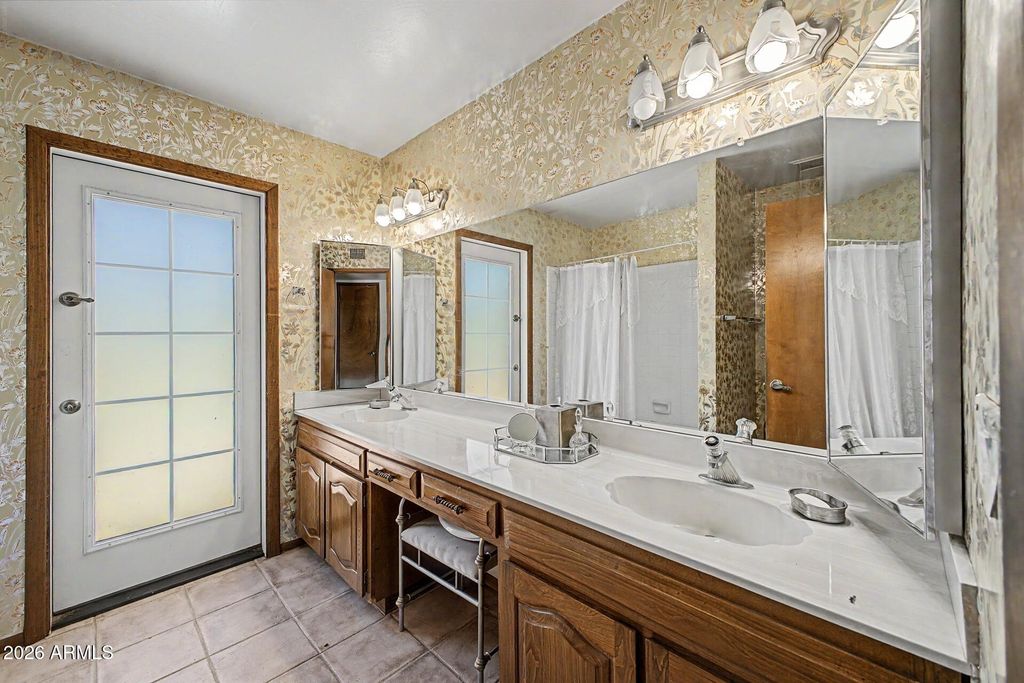 Image 26 of property listing at 3429 S LOLA Lane, Tempe, AZ 85282