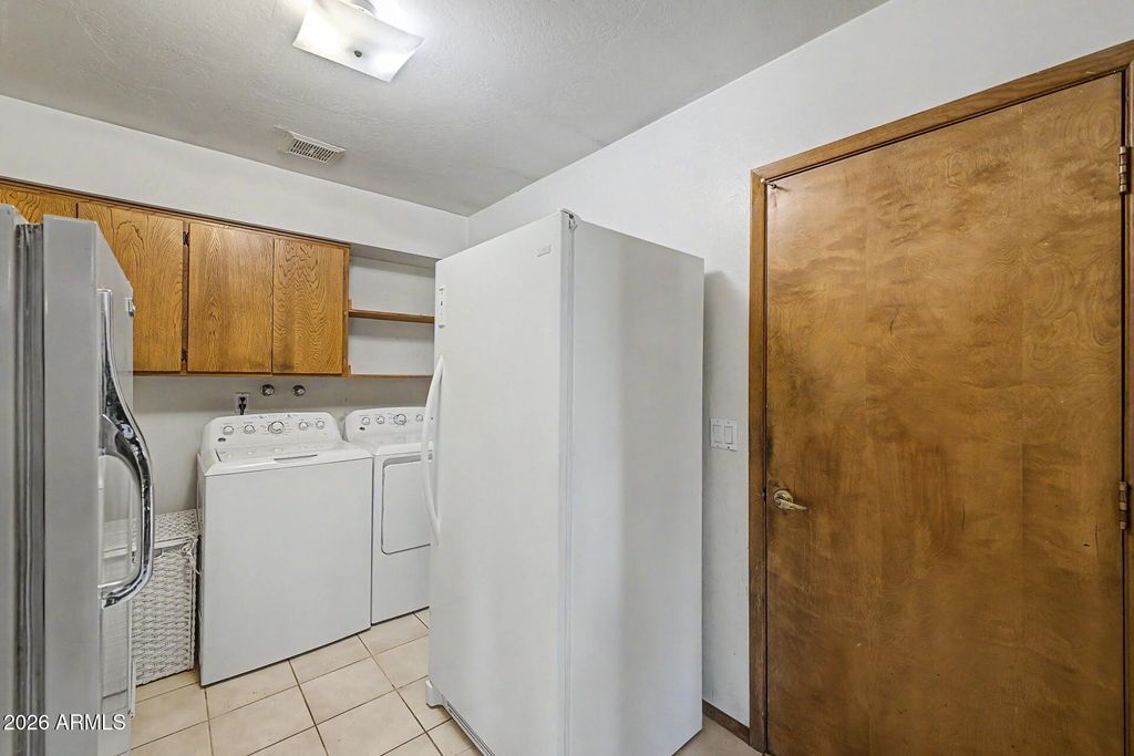 Image 27 of property listing at 3429 S LOLA Lane, Tempe, AZ 85282