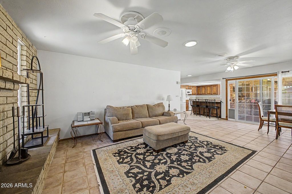 Image 8 of property listing at 3429 S LOLA Lane, Tempe, AZ 85282