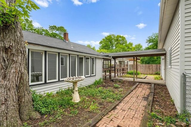 701 SW 16th Street, Blue Springs, MO 64015
