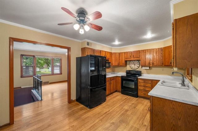 701 SW 16th Street, Blue Springs, MO 64015