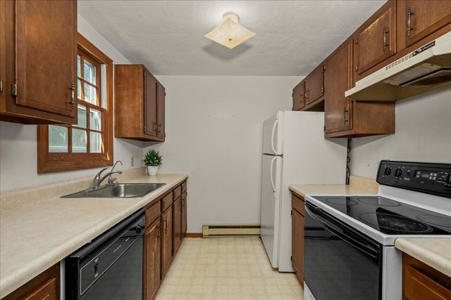 40 Lexington Road 40, Millbury, MA 01527