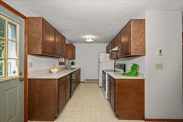 40 Lexington Road 40, Millbury, MA 01527