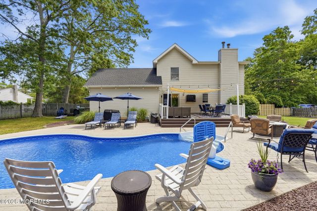 482 Clifton Avenue, Bayville, NJ 08721