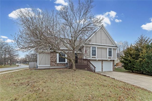 1925 E 153rd Terrace, Olathe, KS 66062