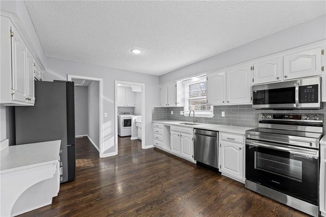 1925 E 153rd Terrace, Olathe, KS 66062