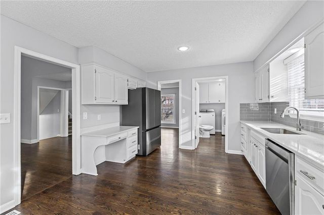 1925 E 153rd Terrace, Olathe, KS 66062