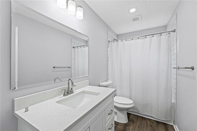 1925 E 153rd Terrace, Olathe, KS 66062