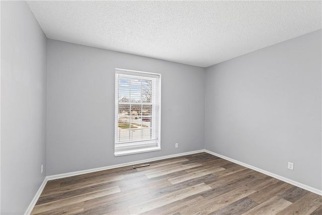 1925 E 153rd Terrace, Olathe, KS 66062