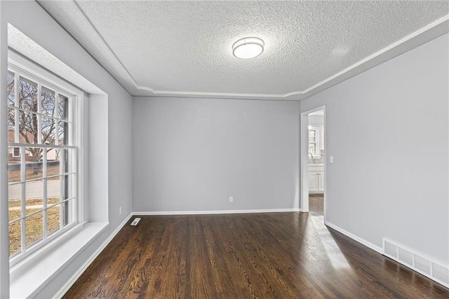 1925 E 153rd Terrace, Olathe, KS 66062