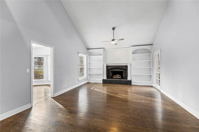 1925 E 153rd Terrace, Olathe, KS 66062