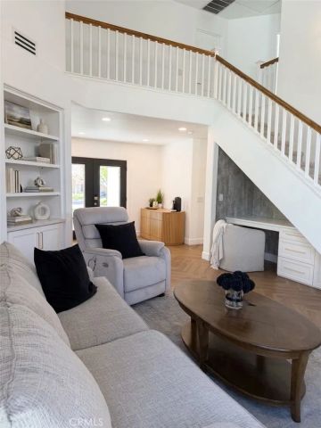 812 Poppyseed, Corona, CA 92881