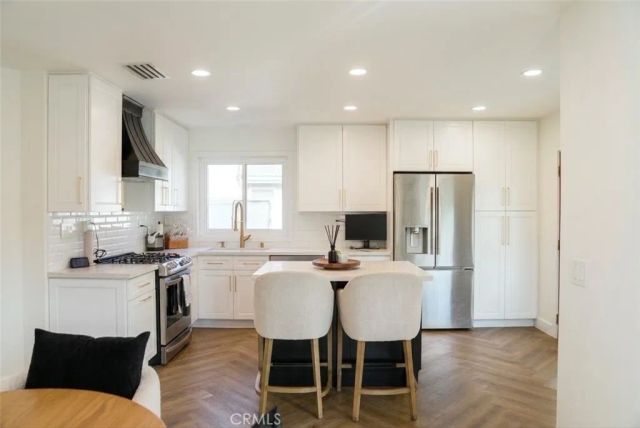 812 Poppyseed, Corona, CA 92881