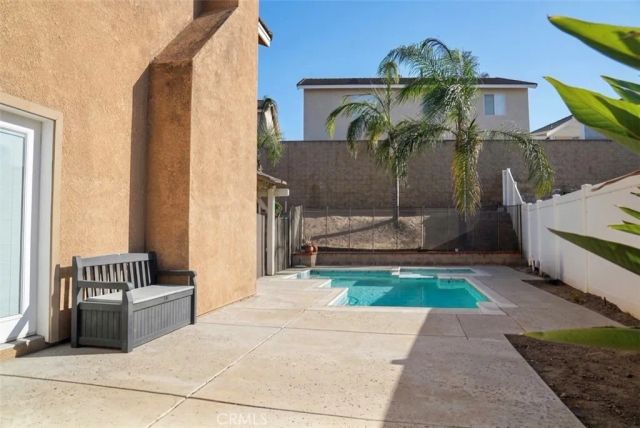 812 Poppyseed, Corona, CA 92881