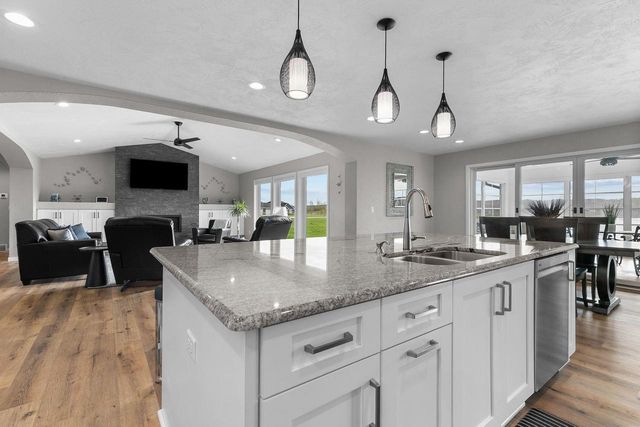 1019 DEER, Fond Du Lac, WI 54935