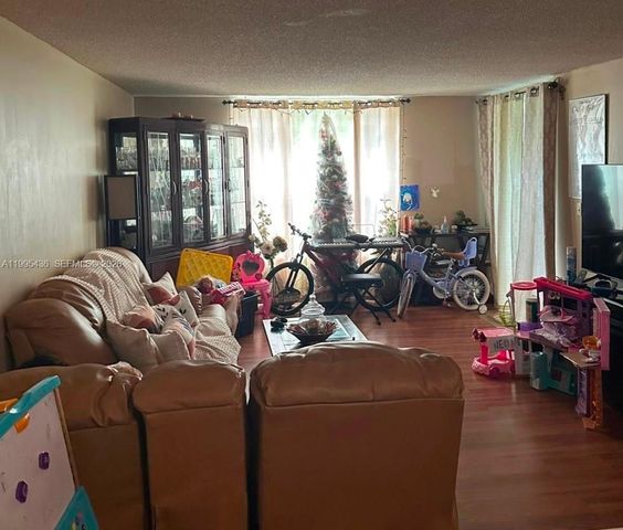 3720 Inverrary Drive 1J, Lauderhill, FL 33319
