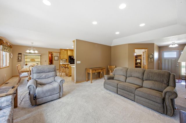 10085 28th Street S, Moorhead, MN 56560