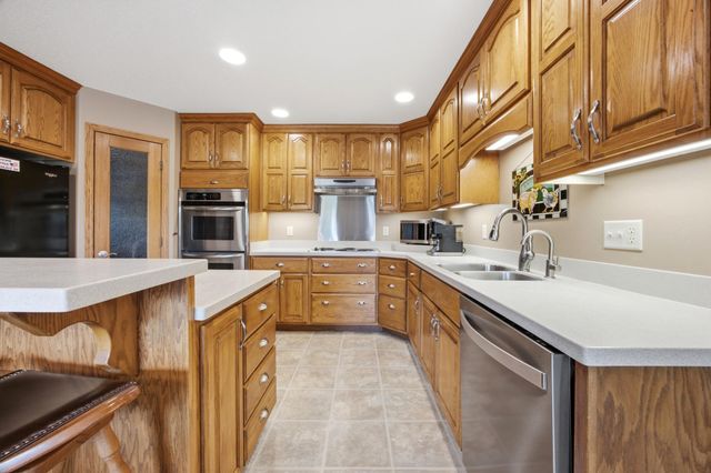 10085 28th Street S, Moorhead, MN 56560