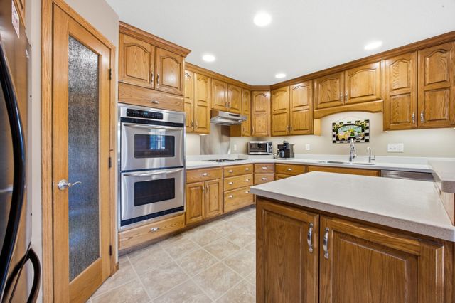 10085 28th Street S, Moorhead, MN 56560