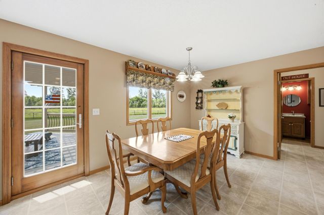 10085 28th Street S, Moorhead, MN 56560