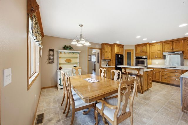 10085 28th Street S, Moorhead, MN 56560