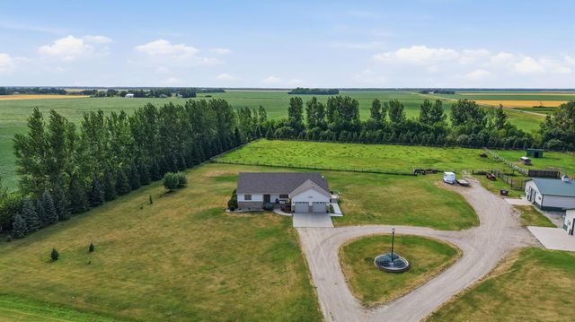 10085 28th Street S, Moorhead, MN 56560