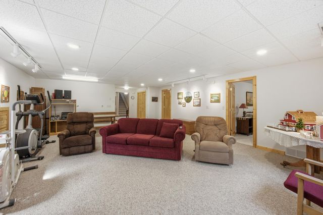 10085 28th Street S, Moorhead, MN 56560