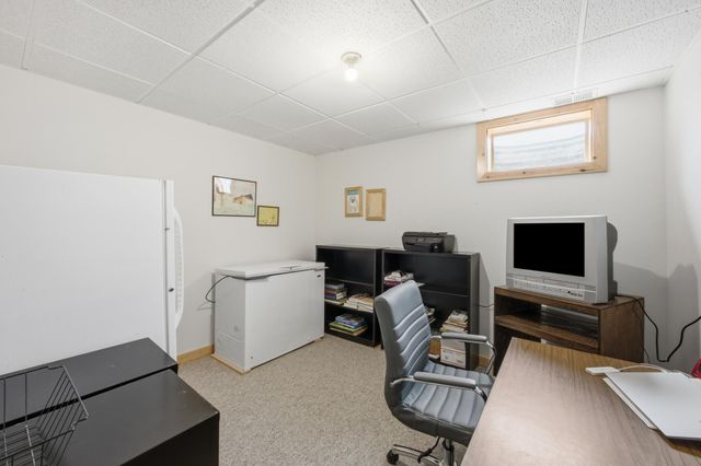 10085 28th Street S, Moorhead, MN 56560