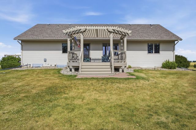 10085 28th Street S, Moorhead, MN 56560