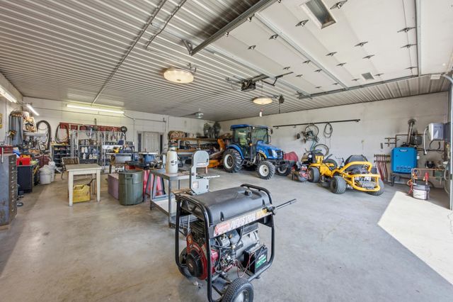 10085 28th Street S, Moorhead, MN 56560